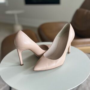 La Conte Paris nude pumps size 38EU/ 7.5US